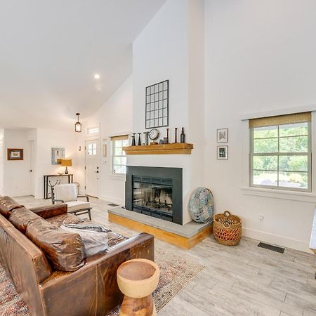 Distinctive Hamptons Home With Pool Near Bay, Ocean خلجان هامبتون المظهر الخارجي الصورة