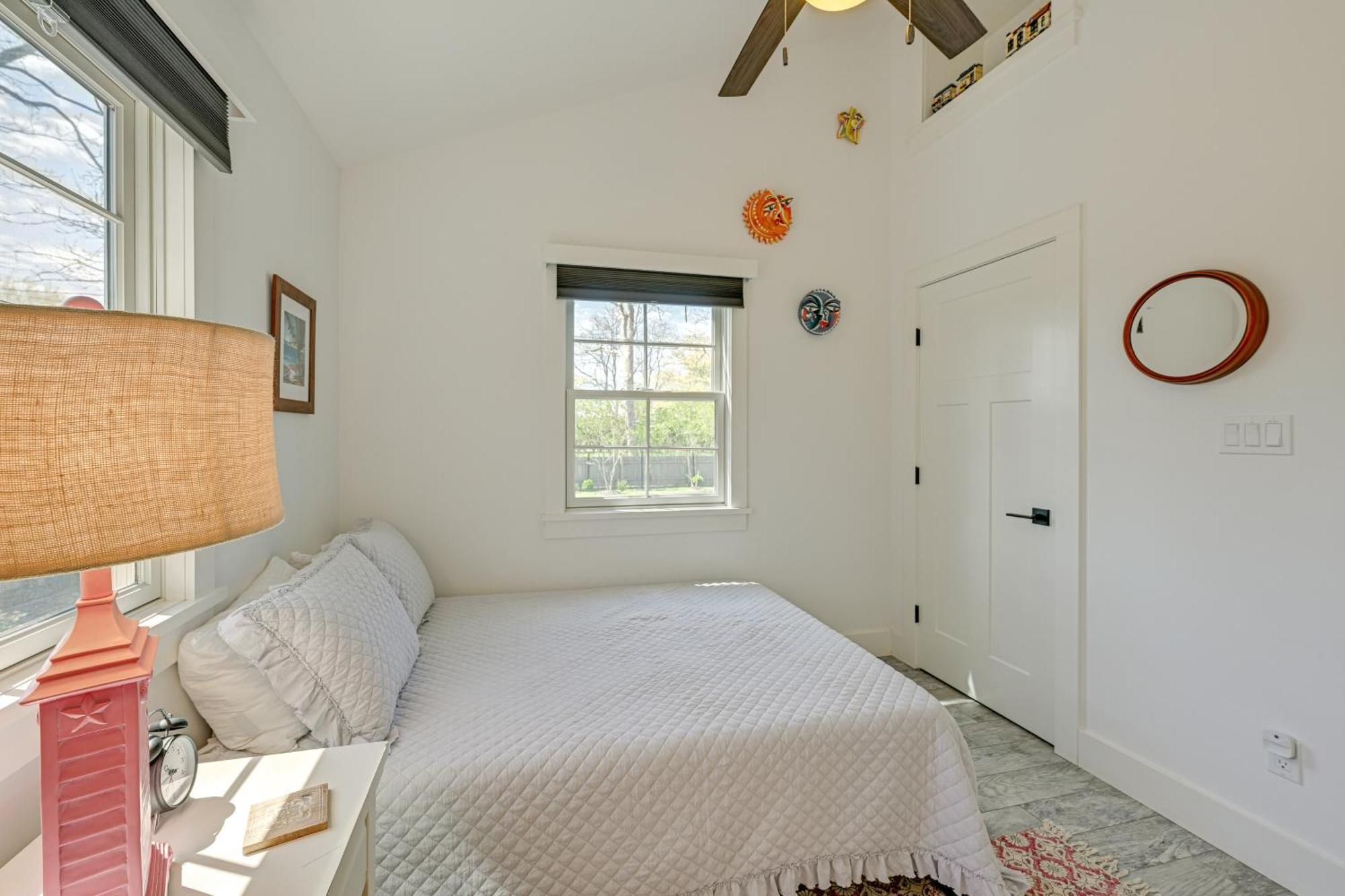 Distinctive Hamptons Home With Pool Near Bay, Ocean خلجان هامبتون المظهر الخارجي الصورة