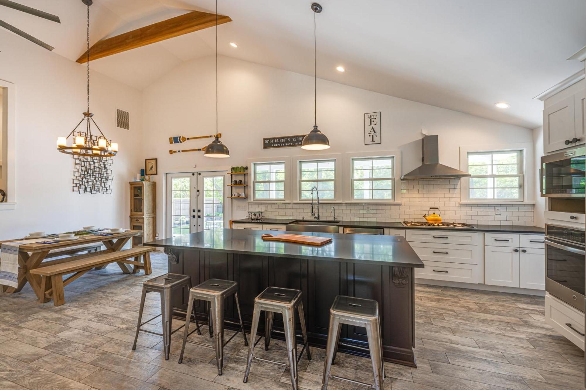Distinctive Hamptons Home With Pool Near Bay, Ocean خلجان هامبتون المظهر الخارجي الصورة