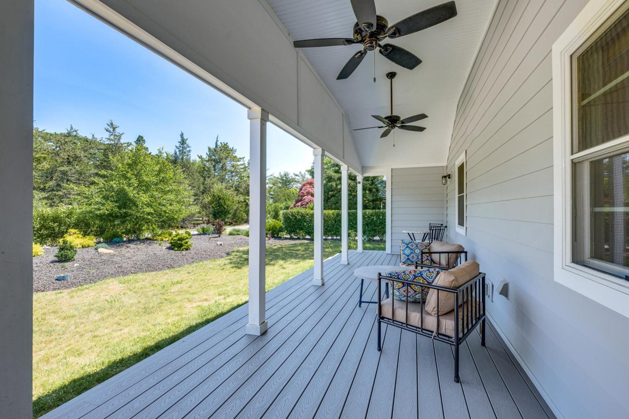 Distinctive Hamptons Home With Pool Near Bay, Ocean خلجان هامبتون المظهر الخارجي الصورة