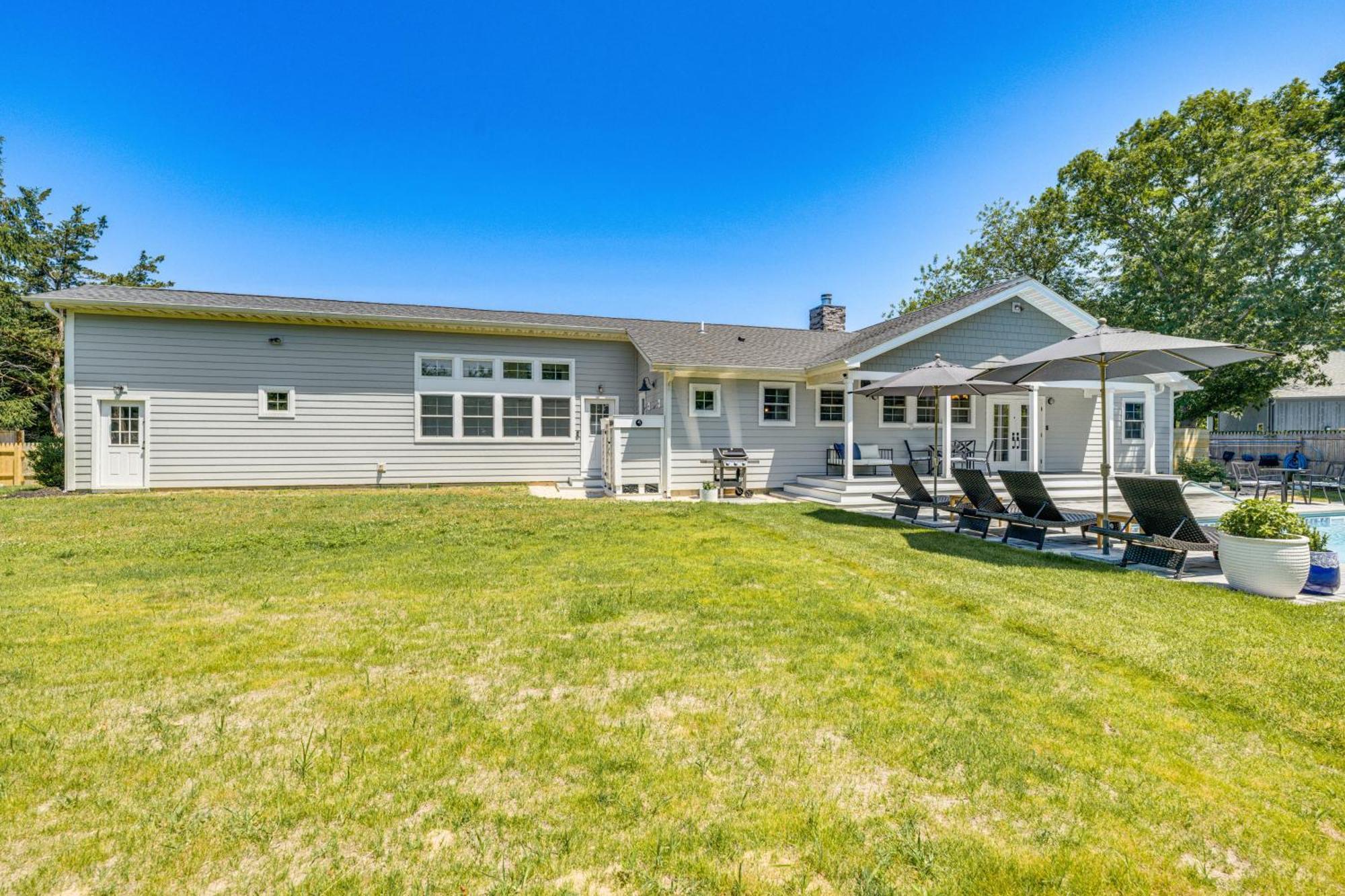 Distinctive Hamptons Home With Pool Near Bay, Ocean خلجان هامبتون المظهر الخارجي الصورة