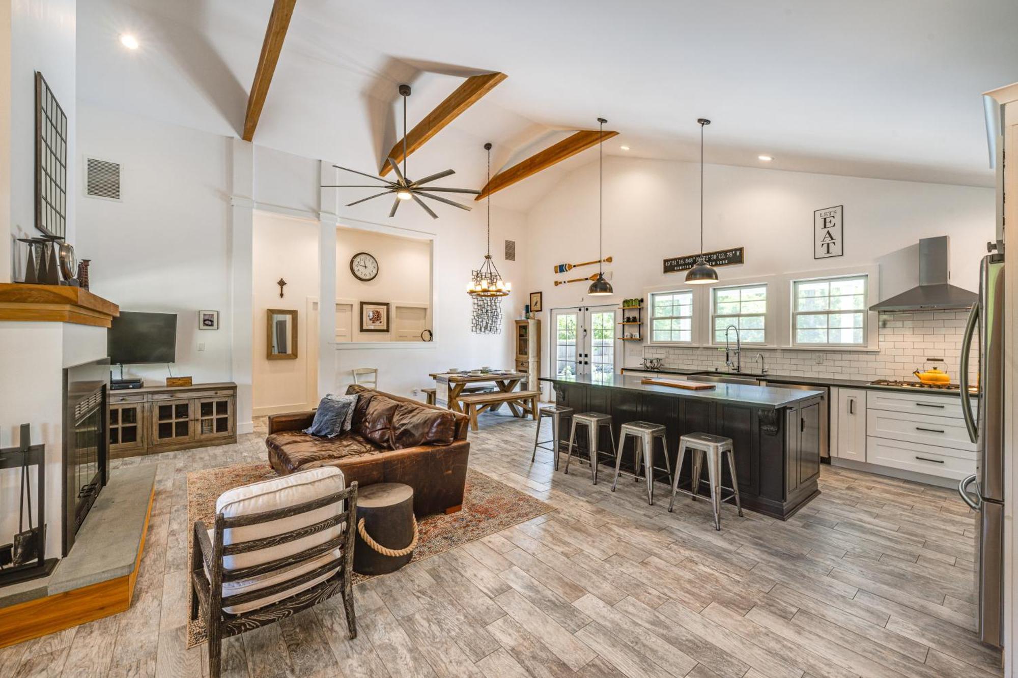 Distinctive Hamptons Home With Pool Near Bay, Ocean خلجان هامبتون المظهر الخارجي الصورة