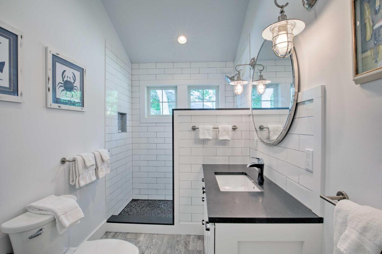 Distinctive Hamptons Home With Pool Near Bay, Ocean خلجان هامبتون المظهر الخارجي الصورة